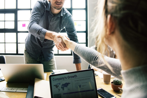 Franchising em 2026: ainda vale a pena abrir um negócio em rede?